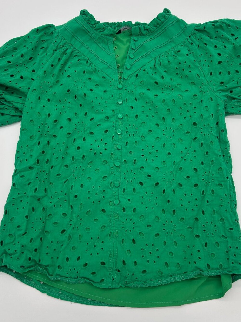 Pretty Garden Spring garden top in eyelet Size Small